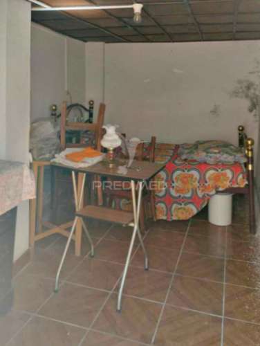 Moradia e terreno lugar do pinheiro / loureiro