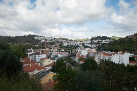 Terreno e moradia com projeto para lar - alenquer