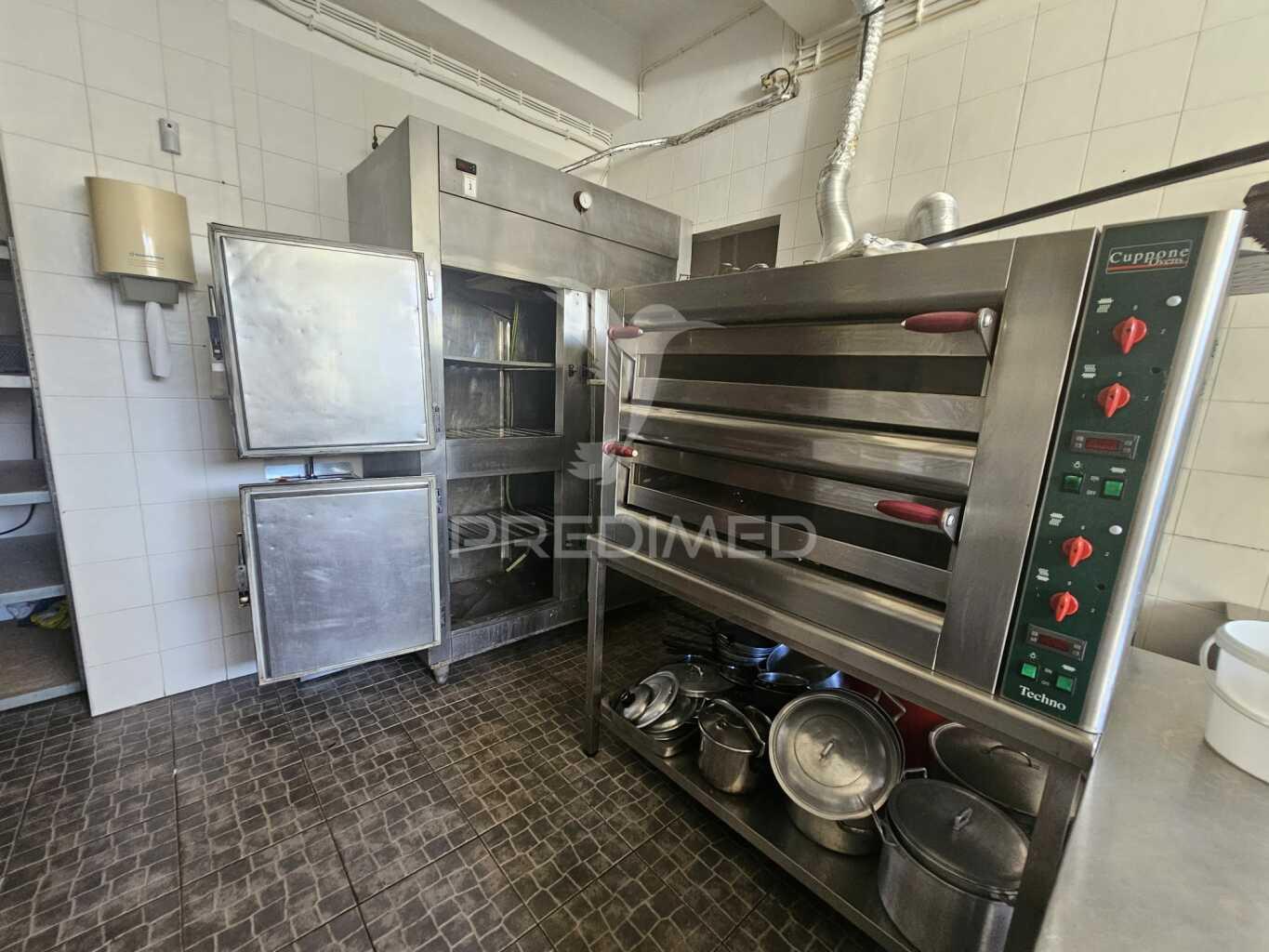 Venda de restaurante típico em albufeira