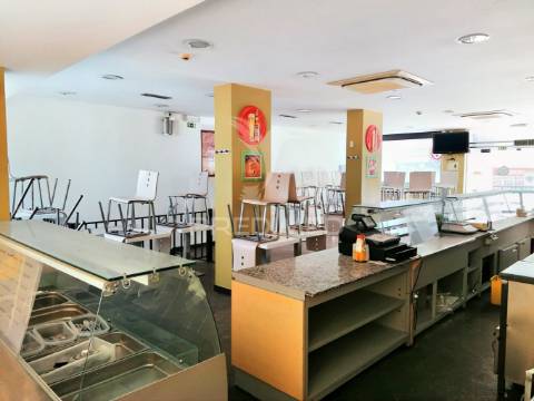 Restaurante e snack-bar totalmente equipado / santarém