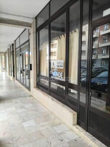 Restaurante e snack-bar totalmente equipado / santarém