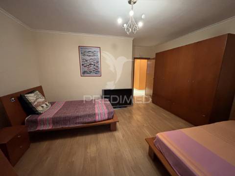 Moradia localizada na ribeira do nabo, freguesia da urzelina