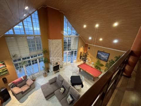 Moradia localizada na ribeira do nabo, freguesia da urzelina