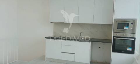 Oportunidade de investimento: loja no laranjeiro - almada