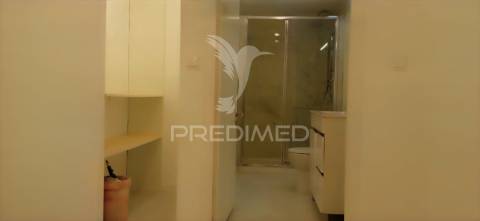 Oportunidade de investimento: loja no laranjeiro - almada