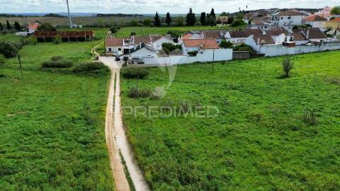 Terreno urbano localizado em vale de figueira / santarém
