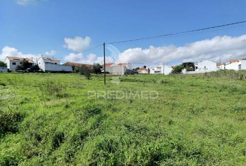 Terreno urbano localizado em vale de figueira / santarém