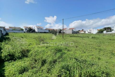 Terreno urbano localizado em vale de figueira / santarém