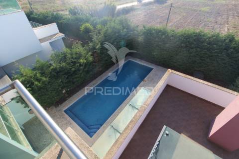 Moradia t4+1 em são francisco, alcochete