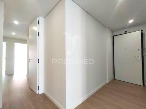 Apartamento t3 | neudel/águas livres | 2º piso