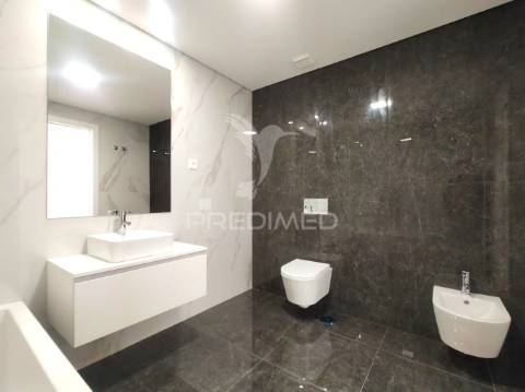 Apartamento t3 | neudel/águas livres | 2º piso