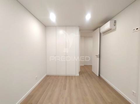 Apartamento t3 | neudel/águas livres | 2º piso