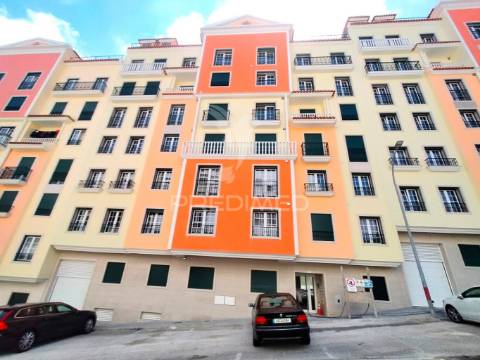 Apartamento t3 | neudel/águas livres | 2º piso