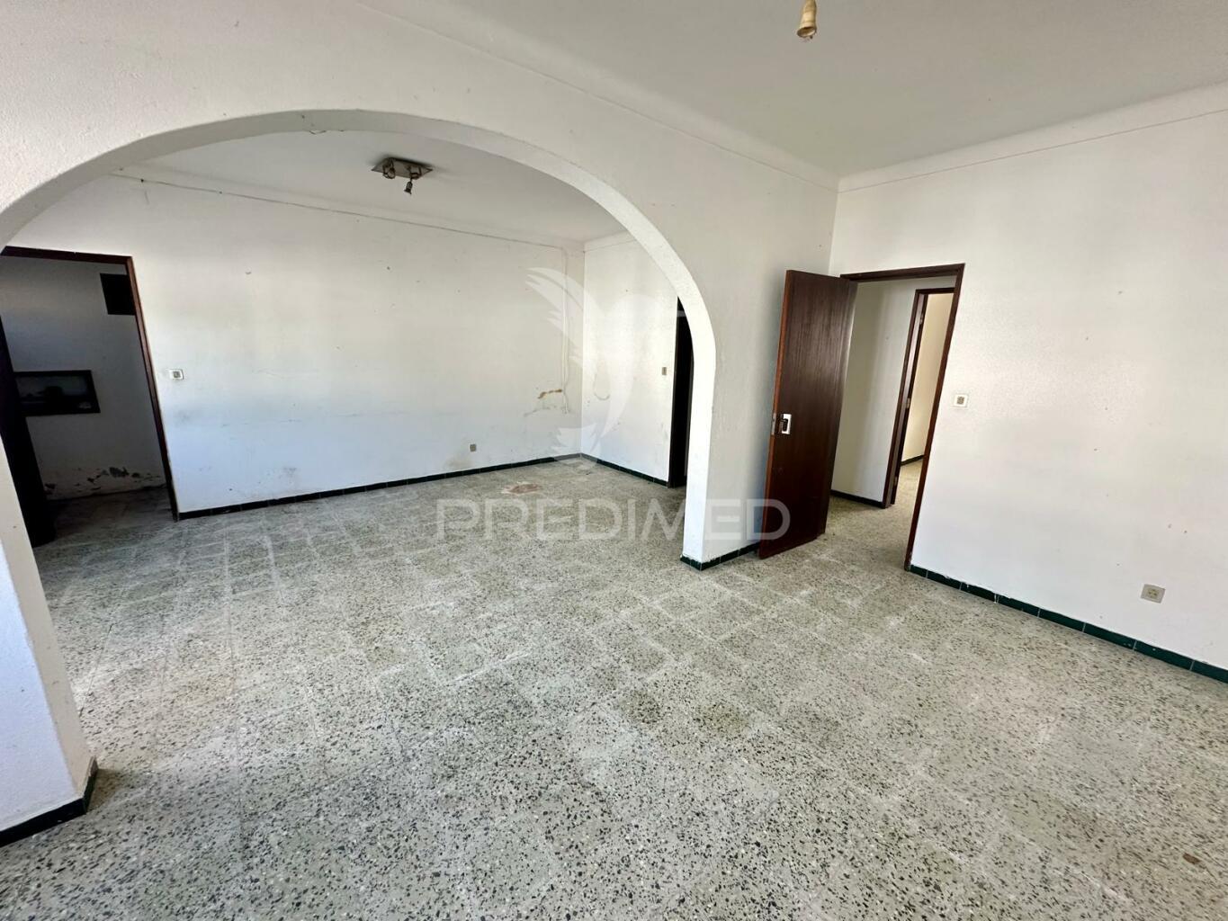 Moradia t6 para recuperar, vila nova de milfontes