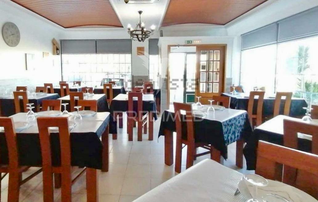 Restaurante em caldas da rainha, cozinha equipada, 80 lugares sentados