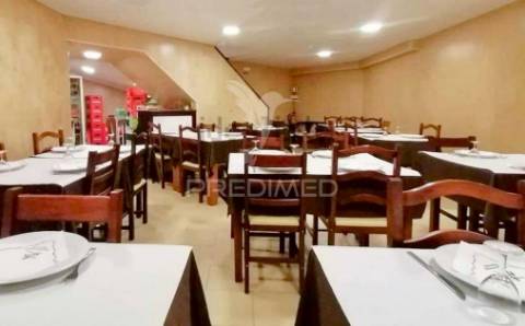 Restaurante em caldas da rainha, cozinha equipada, 80 lugares sentados