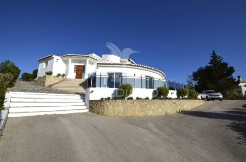 Moradia de luxo t5 no fabuloso golfe santo antónio resort