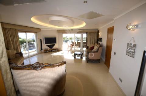 Moradia de luxo t5 no fabuloso golfe santo antónio resort