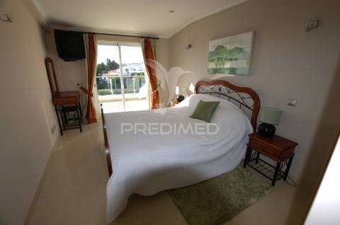 Moradia de luxo t5 no fabuloso golfe santo antónio resort