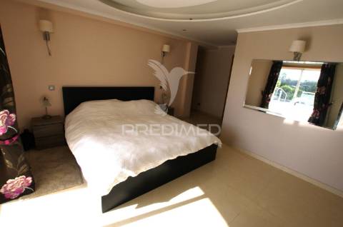 Moradia de luxo t5 no fabuloso golfe santo antónio resort