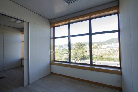 Centro de escritorios na beloura / sintra