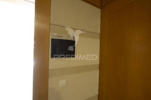 Centro de escritorios na beloura / sintra