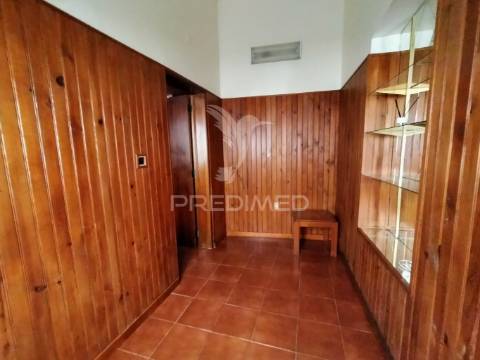 Armazém remodelado, perto do castelo de beja