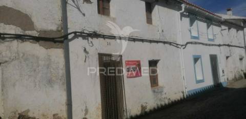 Casa na aldeia de montalvão