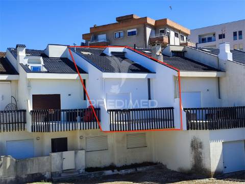 Moradia t3 totalmente remodelada em aver-o-mar, póvoa de varzim.