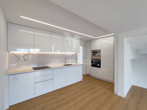 Moradia t3 totalmente remodelada em aver-o-mar, póvoa de varzim.