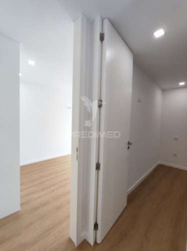 Moradia t3 totalmente remodelada em aver-o-mar, póvoa de varzim.