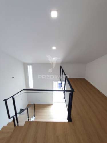 Moradia t3 totalmente remodelada em aver-o-mar, póvoa de varzim.