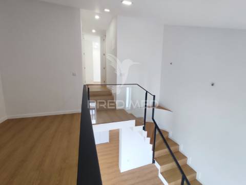 Moradia t3 totalmente remodelada em aver-o-mar, póvoa de varzim.