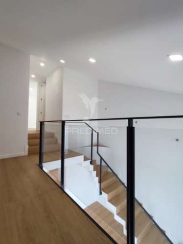 Moradia t3 totalmente remodelada em aver-o-mar, póvoa de varzim.