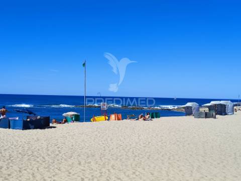 Moradia t3 totalmente remodelada em aver-o-mar, póvoa de varzim.