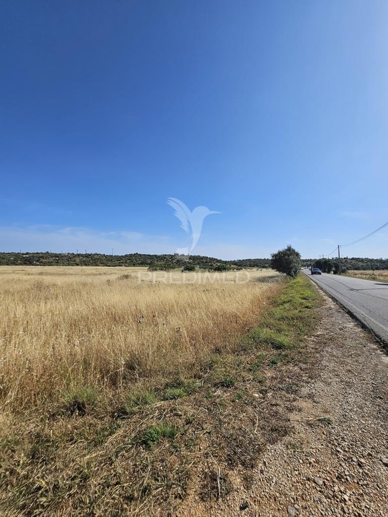Terreno rustico com 8980 m2 situado  em tunes