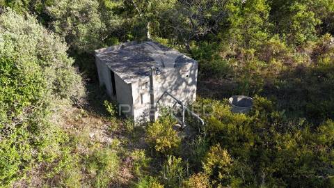 Terreno rústico  com furo