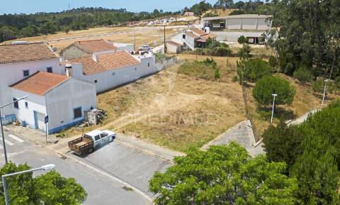 Lote de terreno para construção de 4 fogos em são teotónio