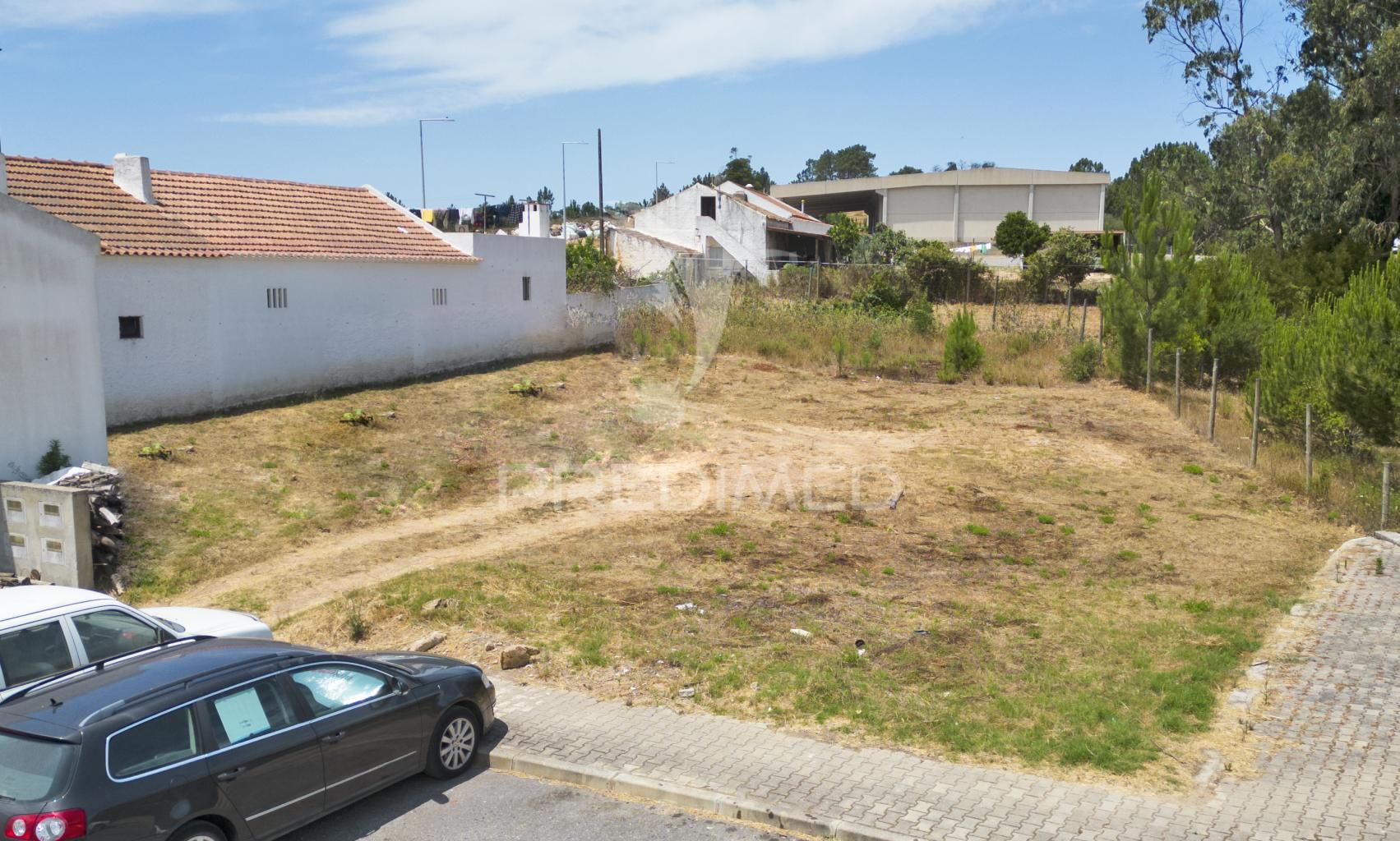 Lote de terreno para construção de 4 fogos em são teotónio