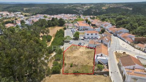 Lote de terreno para construção de 4 fogos em são teotónio