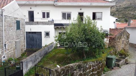 Moradia t4 em vila cortês do mondego