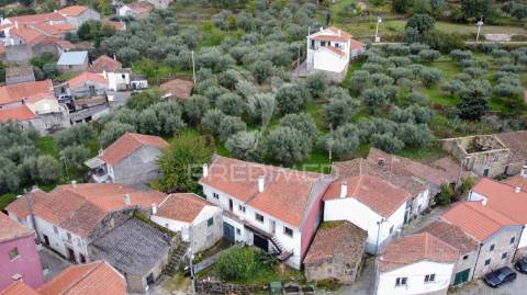 Moradia t4 em vila cortês do mondego