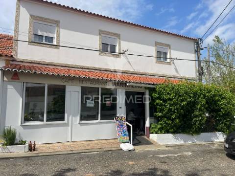 Moradia em canhestros - habitação e negócio