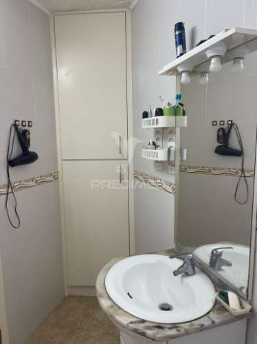 Moradia em canhestros - habitação e negócio