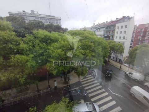 Apartamento t1 em arroios, lisboa