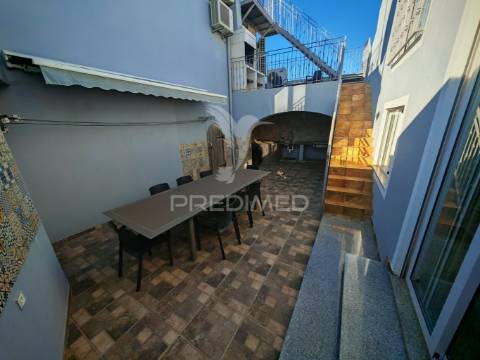 Moradia t5 em estombar