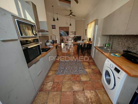 Moradia t5 em estombar