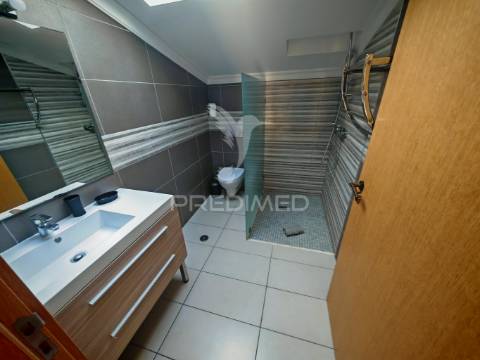 Moradia t5 em estombar