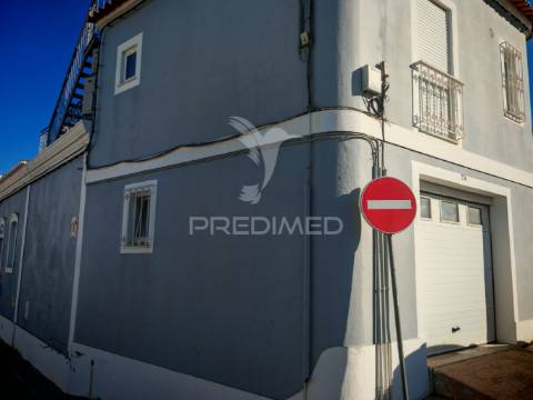 Moradia t5 em estombar