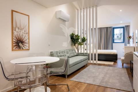 Apartamento t1 novo - junto à batalha - porto